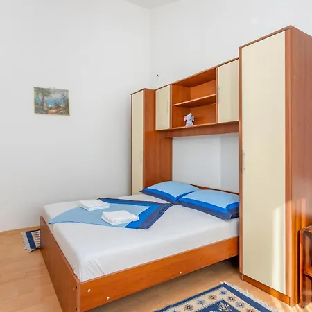 Beach Front Apartment In Krk With Wifi